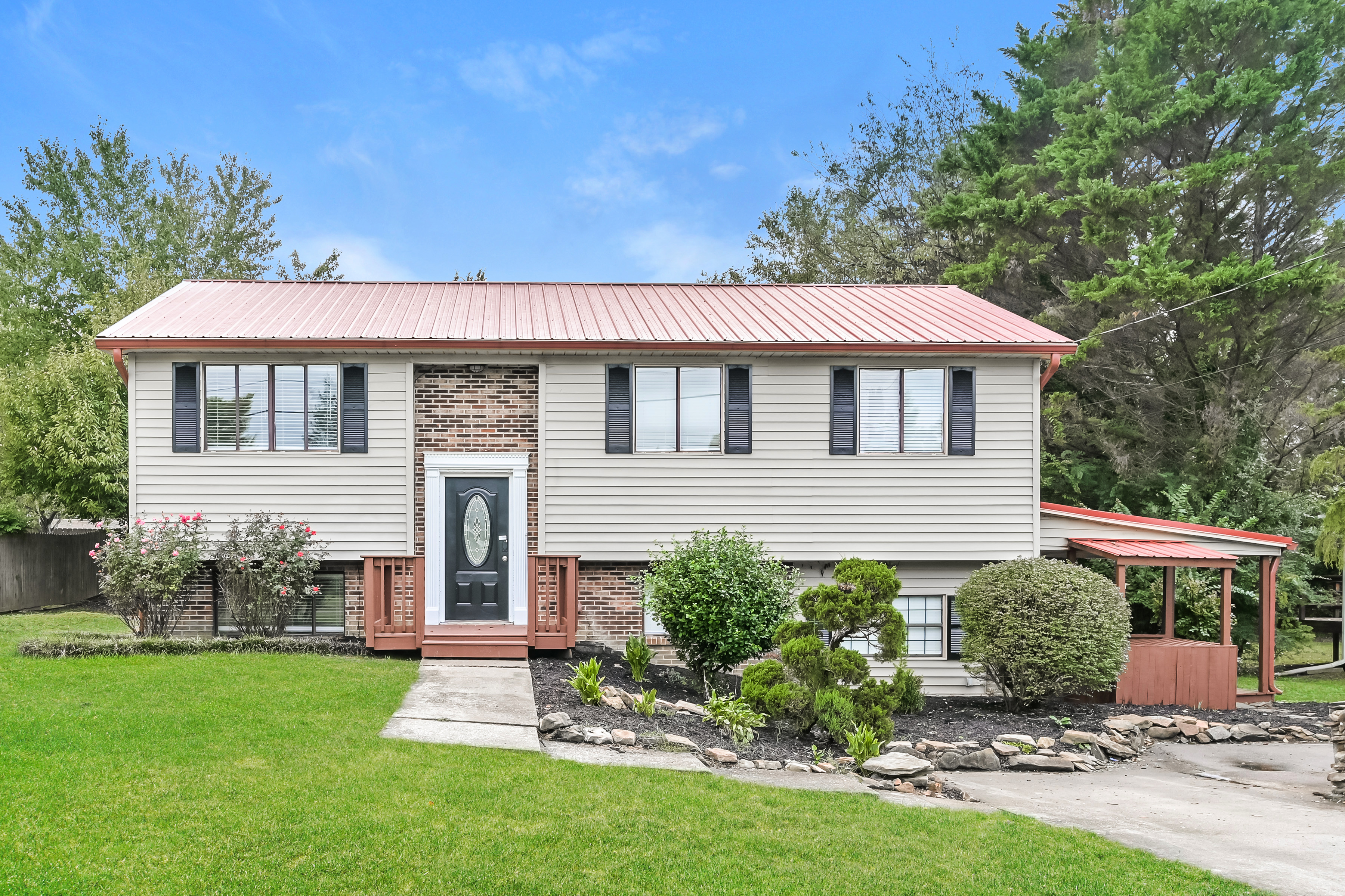 8612 Royal Oaks Dr Knoxville, TN 37931